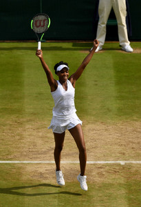 Venus+Williams+Day+Ten+Championships+Wimbledon+p8rtLH5NyCix.jpg