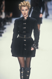 chantal-thomas-fw-1994-1.thumb.jpg.f808ae5ad984118bee196c5177fa5662.jpg