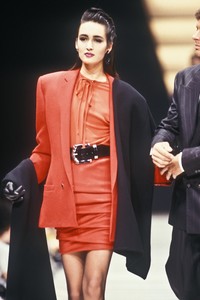 versace-fw-1987-3.thumb.JPEG.e27d82bda567fa149d64298df9fa4455.JPEG