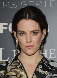 50945722_picturepub-riley-keough-005.jpg