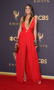 51899706_heidi-klum-attends-the-69th-annual-primetime-emmy-awards-at-microsoft-theater.jpg