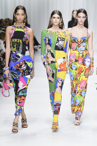 versace-rs18-6315.thumb.jpg.98dc5f989b0e8d8c08479c6b0e0e4dfa.jpg