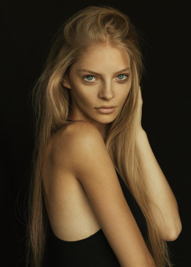 Adri Barbarewicz - Female Fashion Models - Bellazon