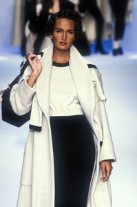 christian-dior-fw-1994-2.thumb.jpg.74e486dbd966a208faf62f70c8e3e6e2.jpg