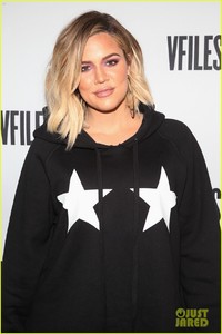 pregnant-khloe-kardashian-attends-two-events-in-nyc-02.jpg