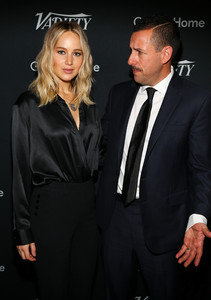     jlaw131117BZNimage4.jpg