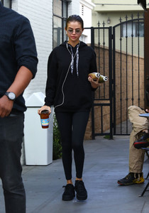 selena-gomez-at-alfred-coffee-in-la-11317-17.jpg