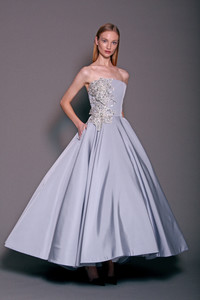 christian-siriano-pf18-39.thumb.jpg.d1e09e52d854c9b39cabe50ee603ff8c.jpg