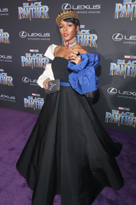 Janelle+Monae+Los+Angeles+World+Premiere+Marvel+Oc8Wh1-Puecx.jpg