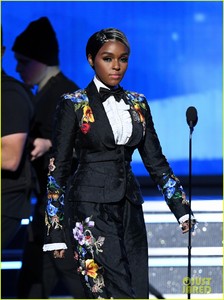 janelle-monae-delivers-powerful-grammys-2018-speech-for-times-up-10.jpg