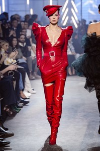 vauthier-hc-rs18-0249.thumb.jpg.a5dda87f11fd994ac5b9285a41463eb6.jpg