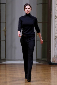 Victoria+Beckham+Runway+February+2018+New+St58TOuiM8nx.jpg