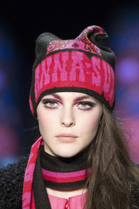 anna-sui-clp-rf18-0079.thumb.jpg.9f5406c122d73a1e997f4b914b82efb1.jpg