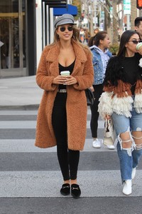 kara-del-toro-displays-ample-cleavage-while-shopping-in-beverly-hills-6.jpg