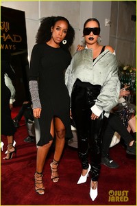 kelly-rowland-la-la-anthony-buddy-up-at-new-york-fashion-week-10.jpg