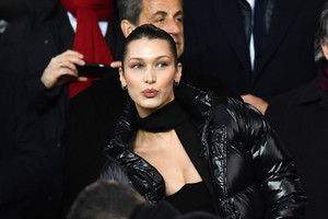 018_bellahadid_march2018.jpg