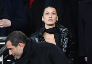 019_bellahadid_march2018.jpg