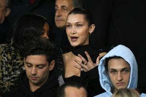 021_bellahadid_march2018.jpg