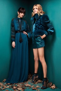 09-zuhair-murad-fall-18.thumb.jpg.7a7671abeaad859c459e92f4dda16094.jpg