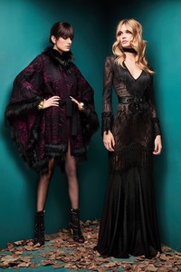 26-zuhair-murad-fall-18.thumb.jpg.556a430030b8ed84237f3fb69068fc6f.jpg