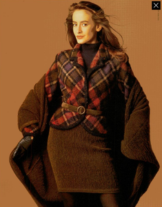 Hispard_Missoni_Fall_Winter_88_89_04.thumb.png.a2d8043e8f65d9a96705a5d5abafd782.png