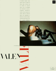 Valentino_Fall_Winter_88_89_06.thumb.png.8876252f06e7ee690e737c13de905808.png