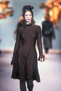 chloe-fw-1993-3.thumb.jpg.0ca89ff00ff8898b732d638142c8b789.jpg