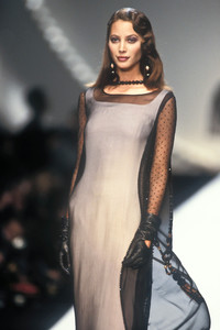 christian-dior-fw-1993-8.thumb.jpg.fe79fbe6d736edbc8d37b67b16b9a8e5.jpg