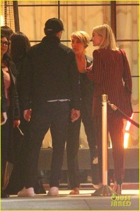 leonardo-dicaprio-emma-watson-pre-oscars-party-26.jpg