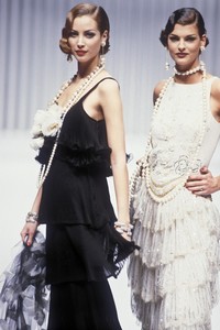 valentino-hc-ss-1992-5.thumb.jpg.ebe7870f194500d0481f264af525adb9.jpg