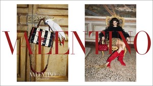 Valentino-Pre-Fall-2018-Campaign21919.thumb.jpg.faa40a0d3baaf5258890f6d476593562.jpg