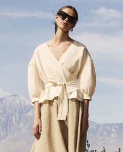 Zara-Desert-Fashion-Spring-Summer-2018-Lookbook34562.thumb.jpg.14fefe2ae5f4623e90bbb255526cd3e2.jpg