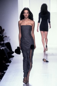 halston-fw-2000-8.thumb.jpg.5d50a0fe7922640c9065eedb72bce83f.jpg