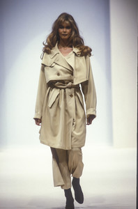 jil-sander-fw-1992-22.thumb.jpg.ab6d3ddc06b14ddcc5801a6b2a6e35ce.jpg