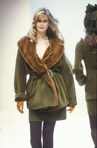 jil-sander-fw-1992-36.thumb.jpg.83ba9a226e6953428a8f95a1819bb329.jpg