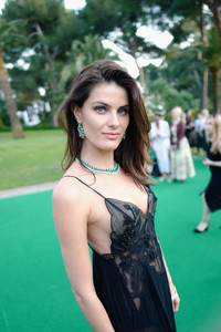 Isabeli+Fontana+AmfAR+Gala+Cannes+2018+Cocktails+DVo8NuN_QPax.jpg