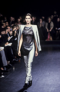 costume-national-ss-1998-3.thumb.jpg.8e3f19b850f1196804e67622d29c8f59.jpg