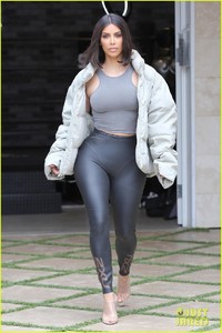 kim-kardashian-kanye-west-step-out-separately-04.jpg