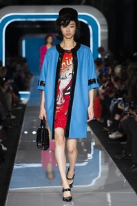 moschino-rf18-2228.thumb.jpg.06f0f77c29a410930a9b140167afb437.jpg