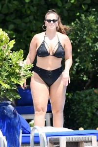 ashley-graham-in-a-black-bikini-in-miami-06-03-2018-6.jpg