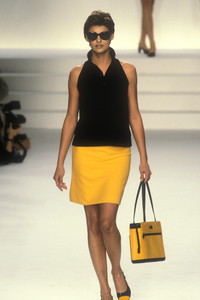 193528483_RalphLauren1996WomenRTW23.thumb.jpg.22be50da90fd858137127dc065f6b33c.jpg