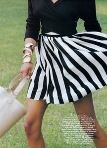 us_vogue_jan_1990_49.thumb.jpg.922cd386e6ad3225882b47a7e5cb871f.jpg