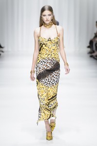 versace-rs18-5617.thumb.jpg.3ecc9b4b91fdfe970ed15cc8e2fb5605.jpg