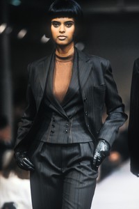 1456559226_AzzedineAlaia1990WomenRTW73.thumb.jpg.b63c39c113270264bd27490408f0c5bd.jpg