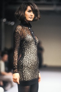 203180354_AzzedineAlaia1990WomenRTW119.thumb.jpg.f578f6378f374482c242d01300872e75.jpg