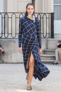 defile-cedric-charlier-printemps-ete-2019-paris-look-22.thumb.jpg.f2a66e12ee5950e905655942e597023c.jpg