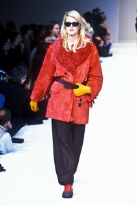 614711192_JeanCharlesdeCastelbajac1996WomenRTW4.thumb.jpg.b15ea3145f3d21c7099e3143a959a62a.jpg