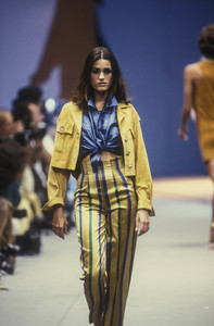 alberta-ferretti-ss-1991-6.thumb.jpg.813a1c8f97a6a210e78b9fbb3220ec77.jpg