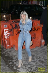 kylie-jenner-double-denim-14.jpg