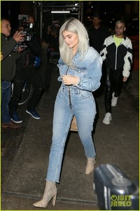 kylie-jenner-double-denim-22.jpg